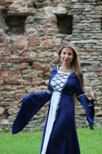 modrá2